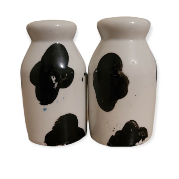 Cow Theme Salt And Pepper‎ Shakers - Picture 1 of 3